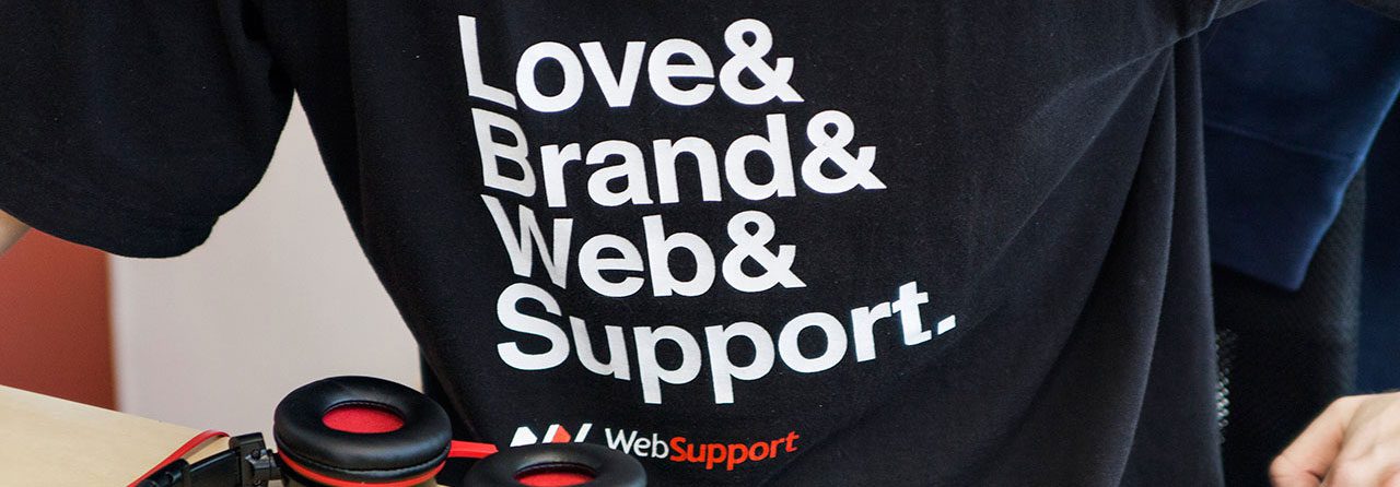 WebSupport slogan på en t-shirt